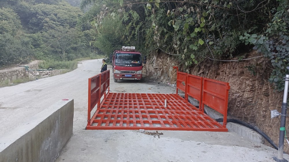 洛陽(yáng)豐瑞氟業(yè)洗車(chē)平臺(tái)