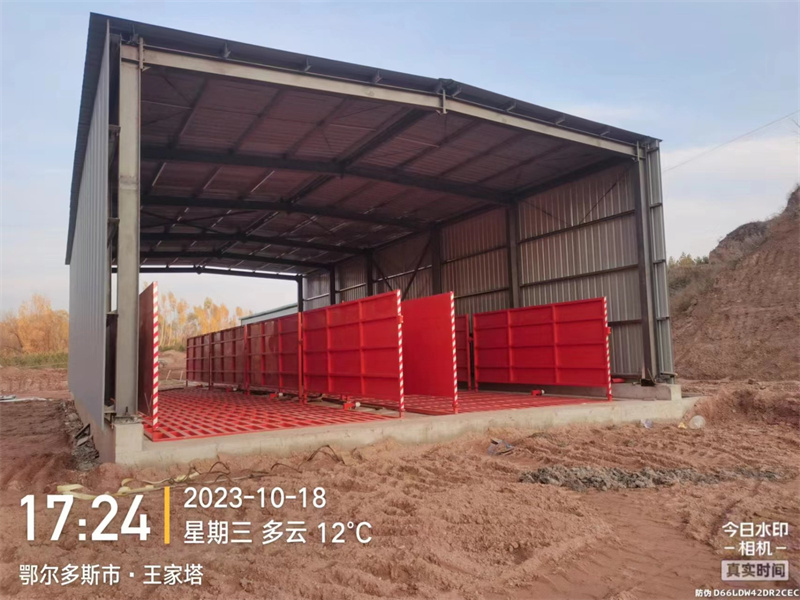 鄂爾多斯2臺(tái)20米半封閉洗車機(jī)